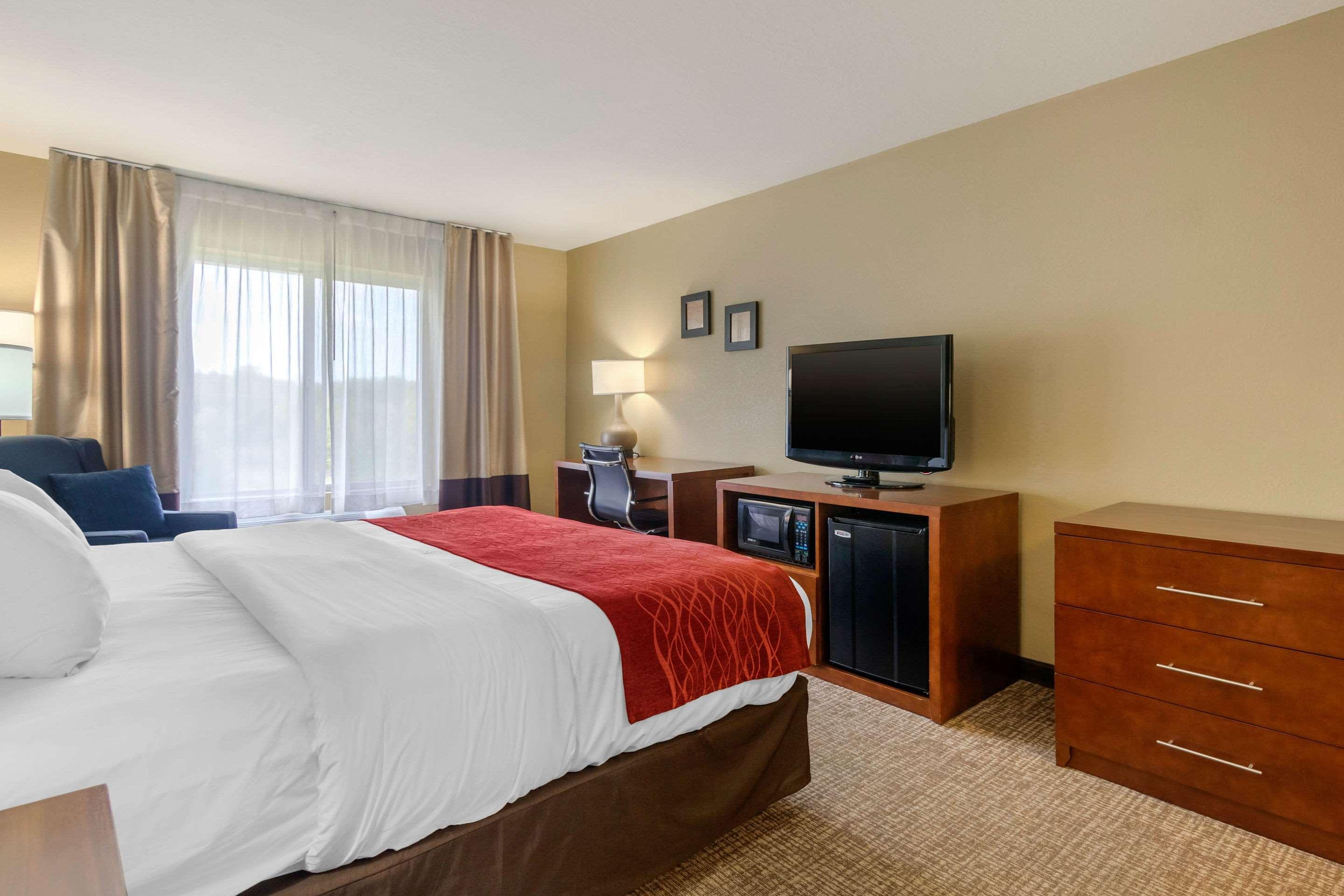 Comfort Inn & Suites Питсбърг Екстериор снимка