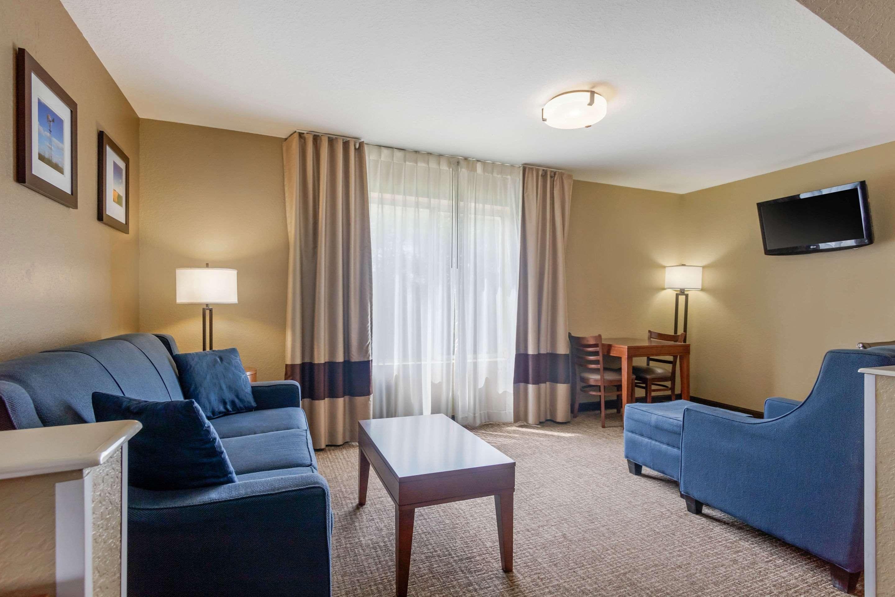 Comfort Inn & Suites Питсбърг Екстериор снимка
