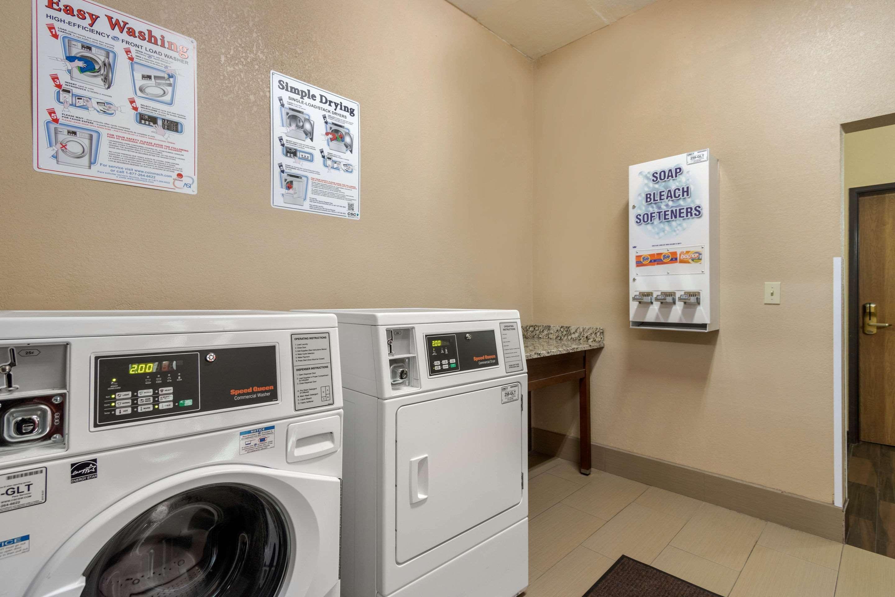 Comfort Inn & Suites Питсбърг Екстериор снимка