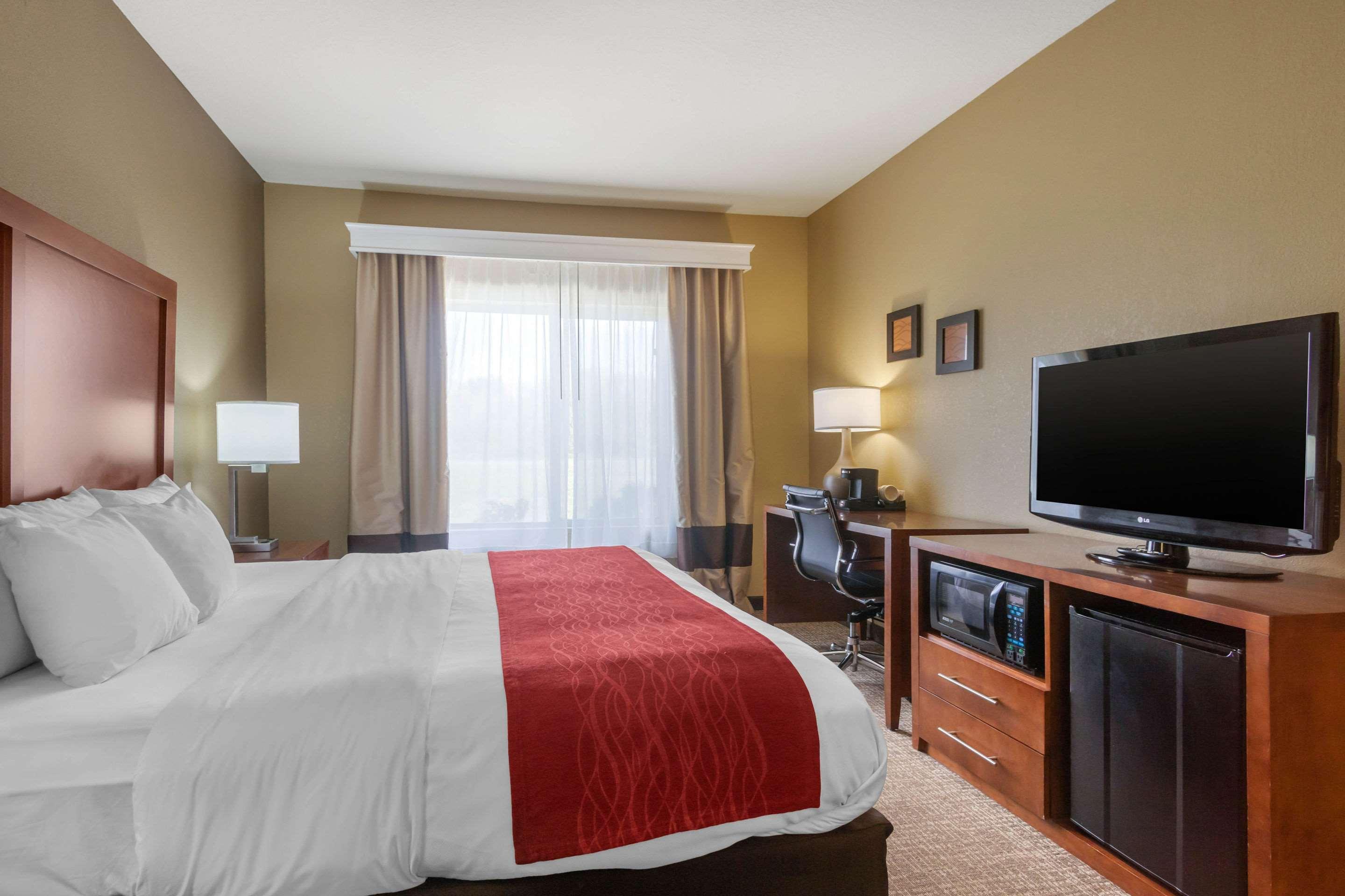 Comfort Inn & Suites Питсбърг Екстериор снимка