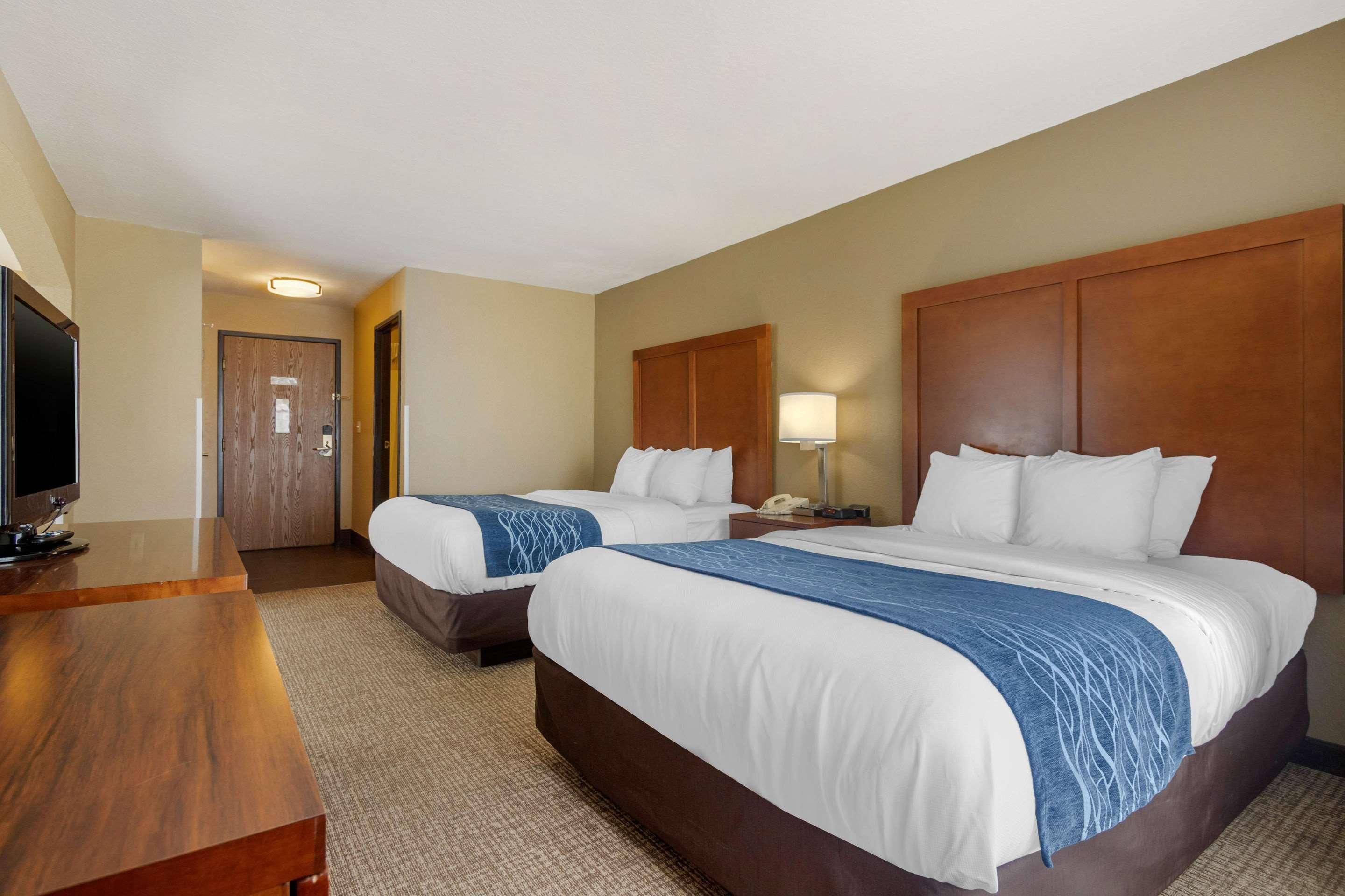 Comfort Inn & Suites Питсбърг Екстериор снимка