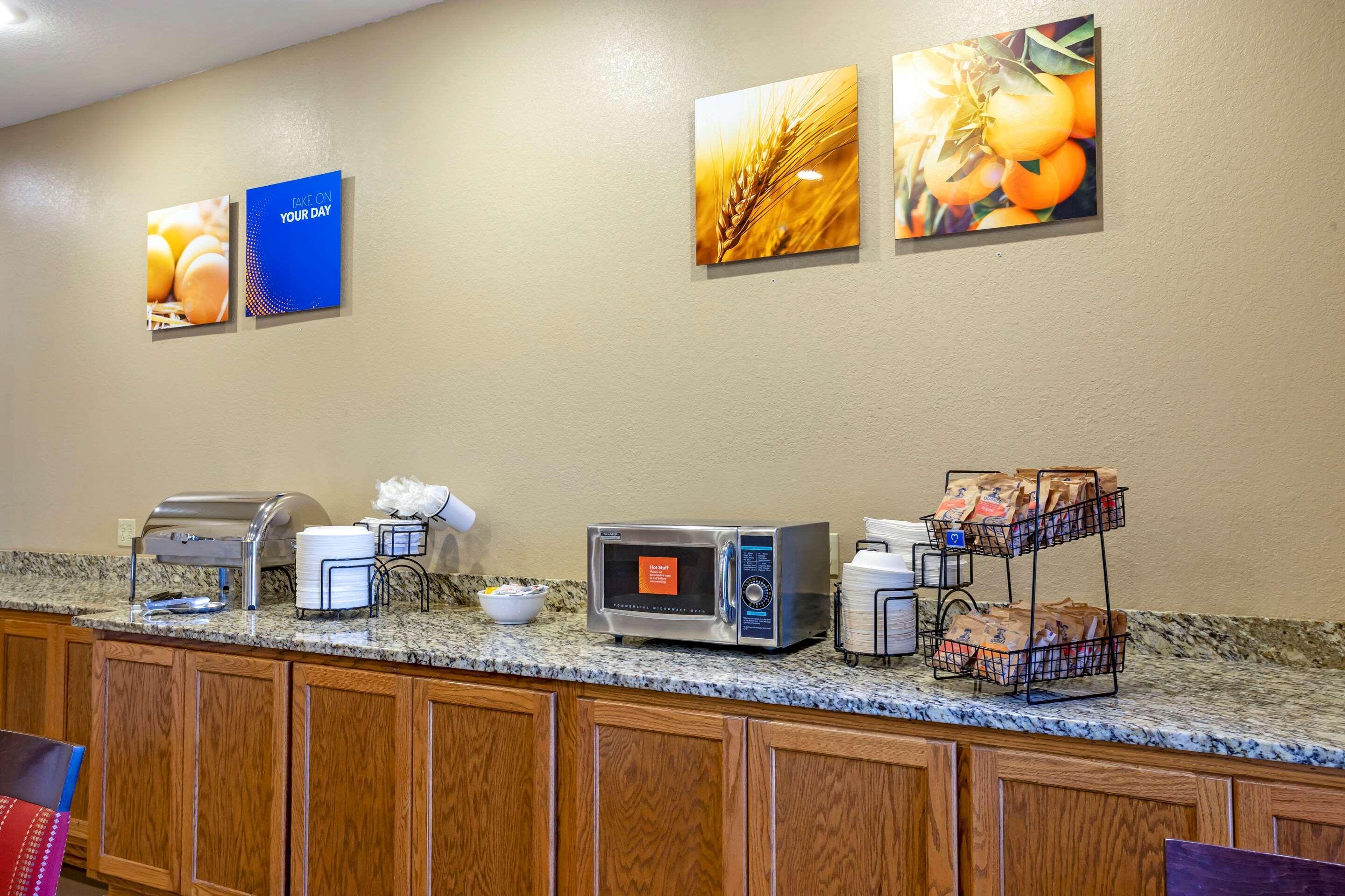 Comfort Inn & Suites Питсбърг Екстериор снимка