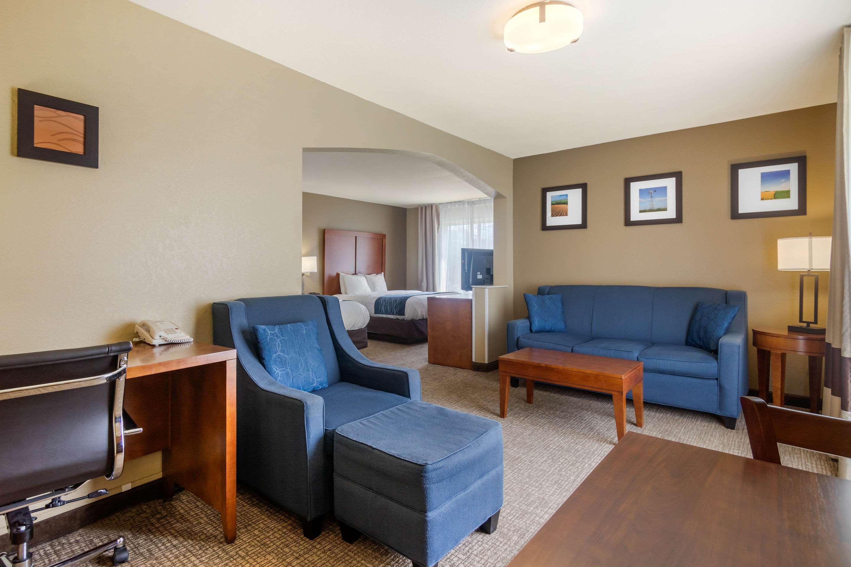 Comfort Inn & Suites Питсбърг Екстериор снимка