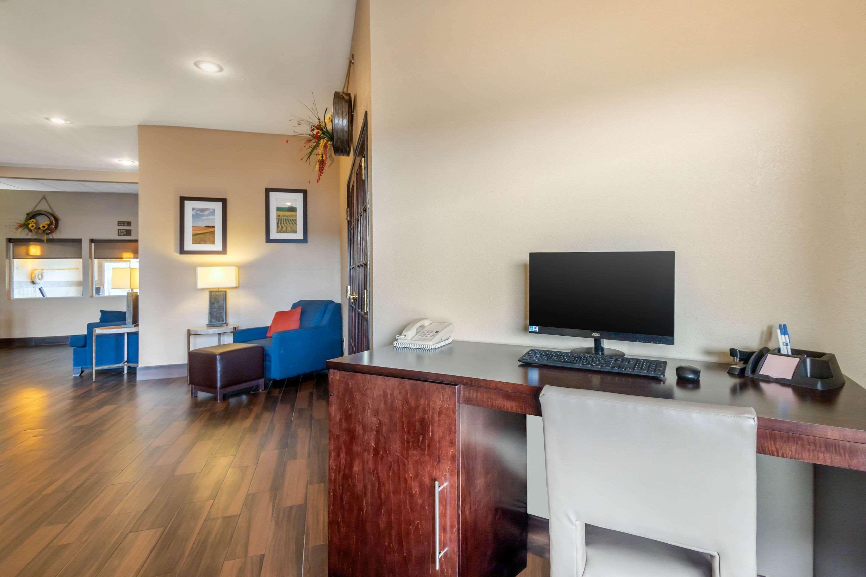Comfort Inn & Suites Питсбърг Екстериор снимка