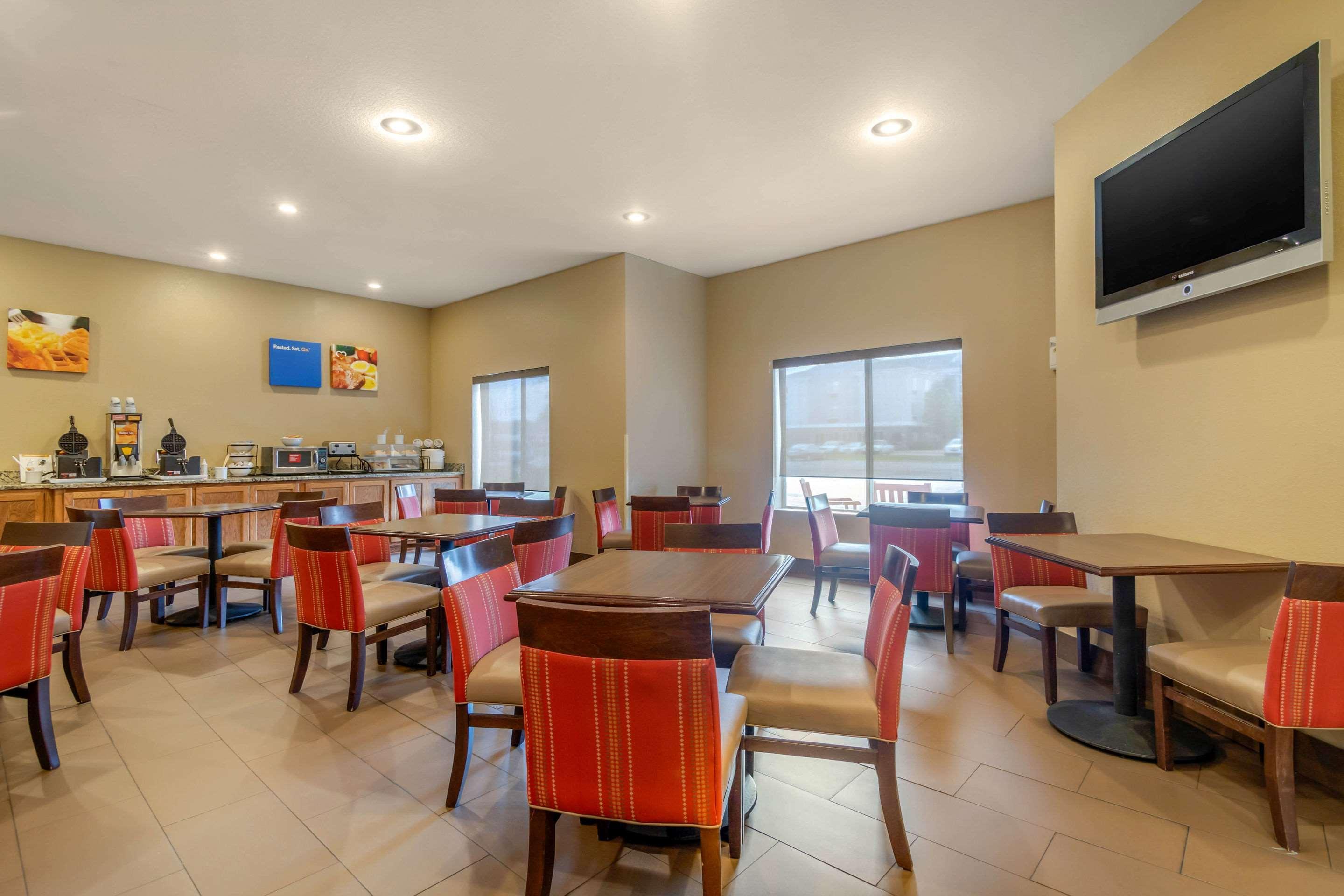 Comfort Inn & Suites Питсбърг Екстериор снимка