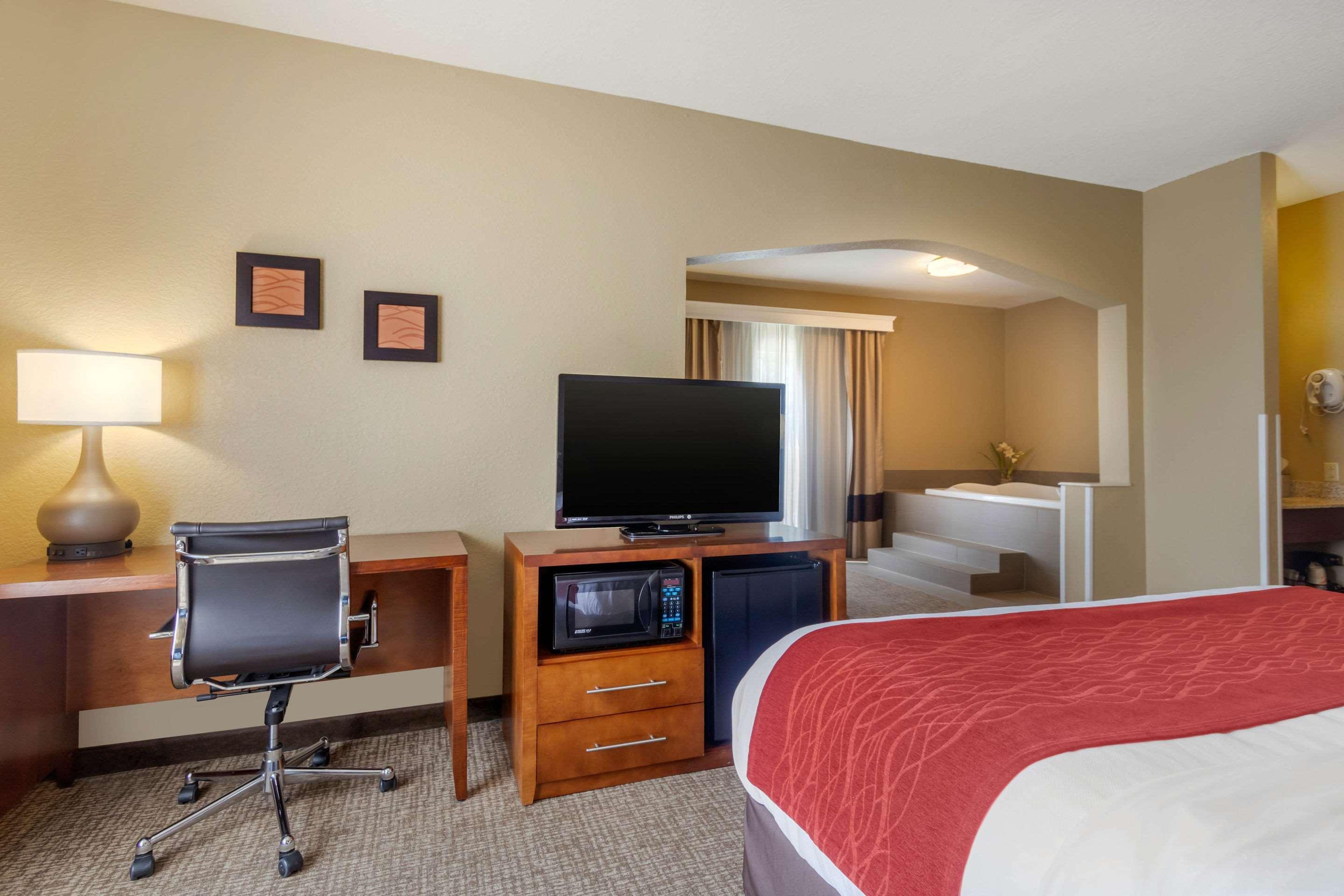 Comfort Inn & Suites Питсбърг Екстериор снимка