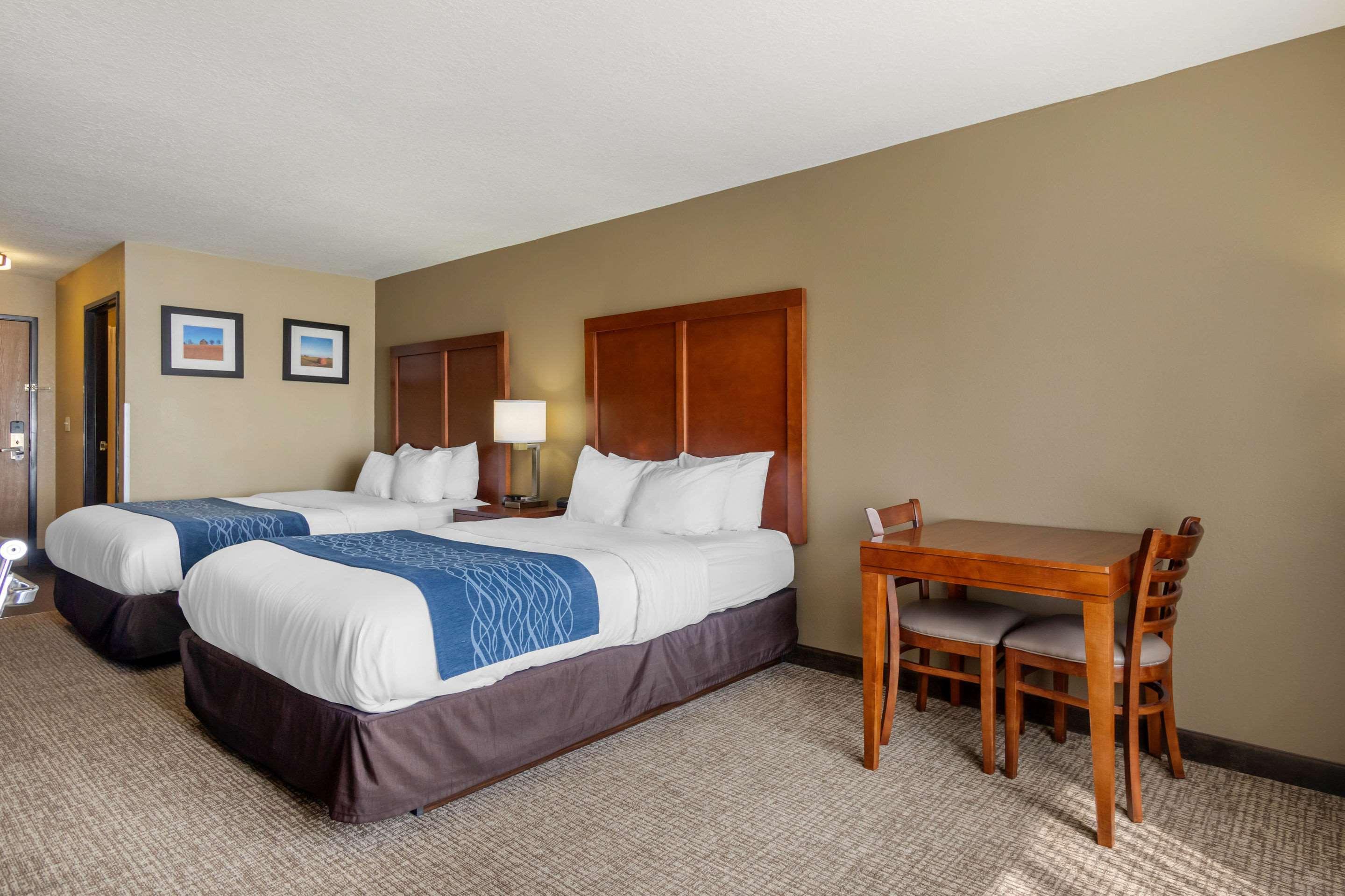 Comfort Inn & Suites Питсбърг Екстериор снимка
