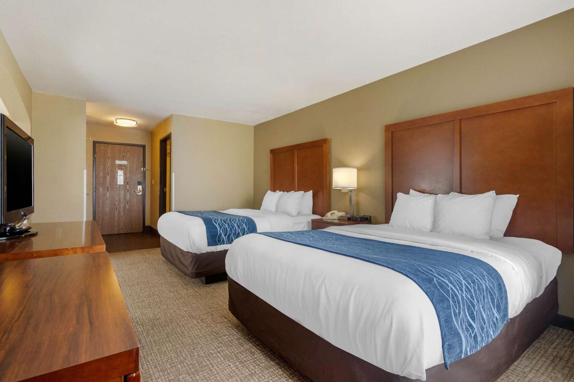 Comfort Inn & Suites Питсбърг Екстериор снимка