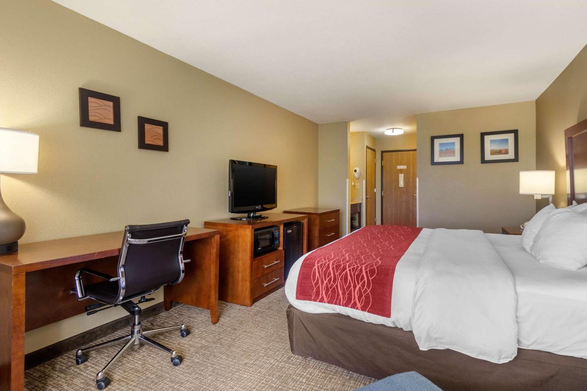 Comfort Inn & Suites Питсбърг Екстериор снимка