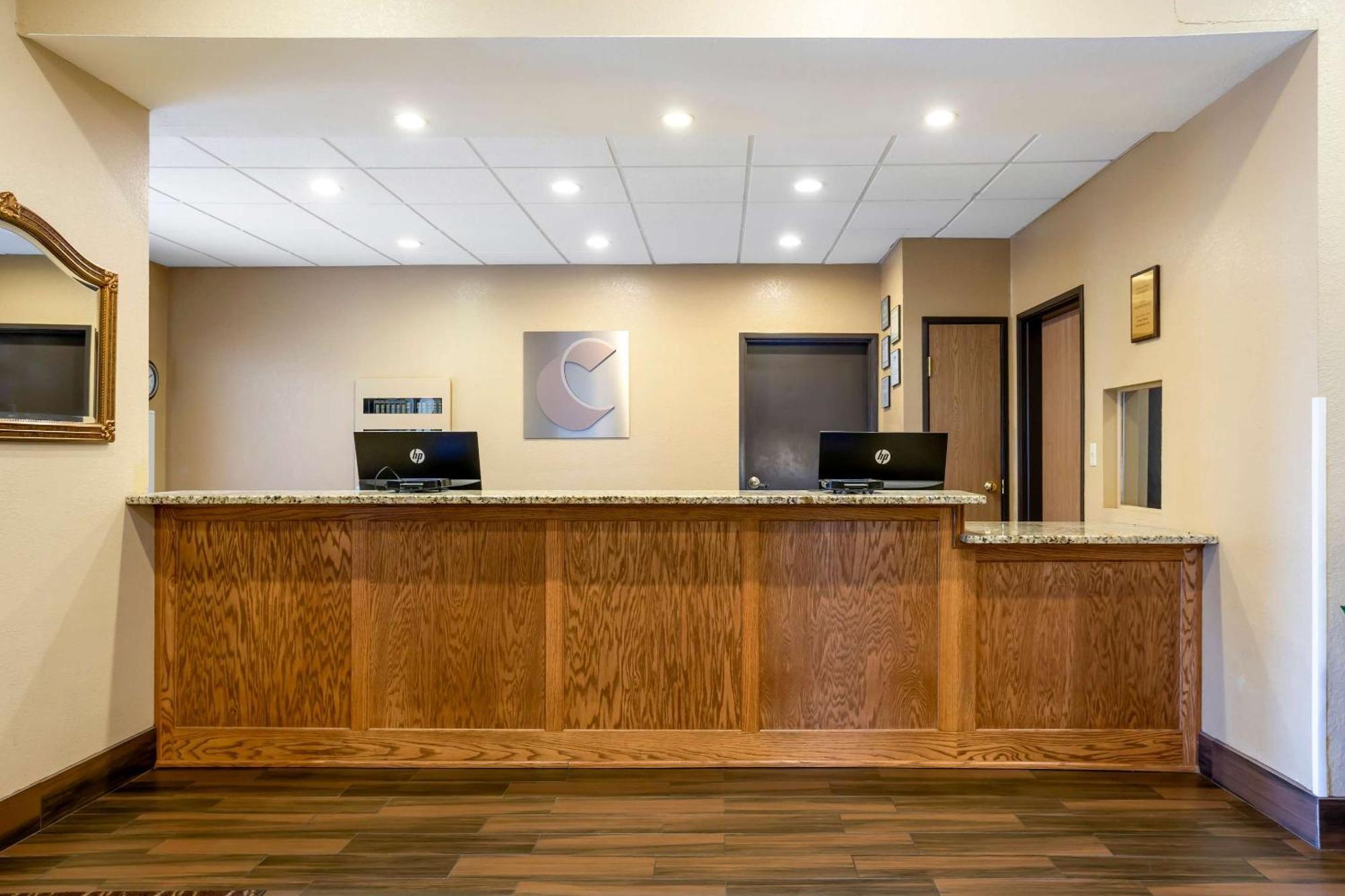Comfort Inn & Suites Питсбърг Екстериор снимка