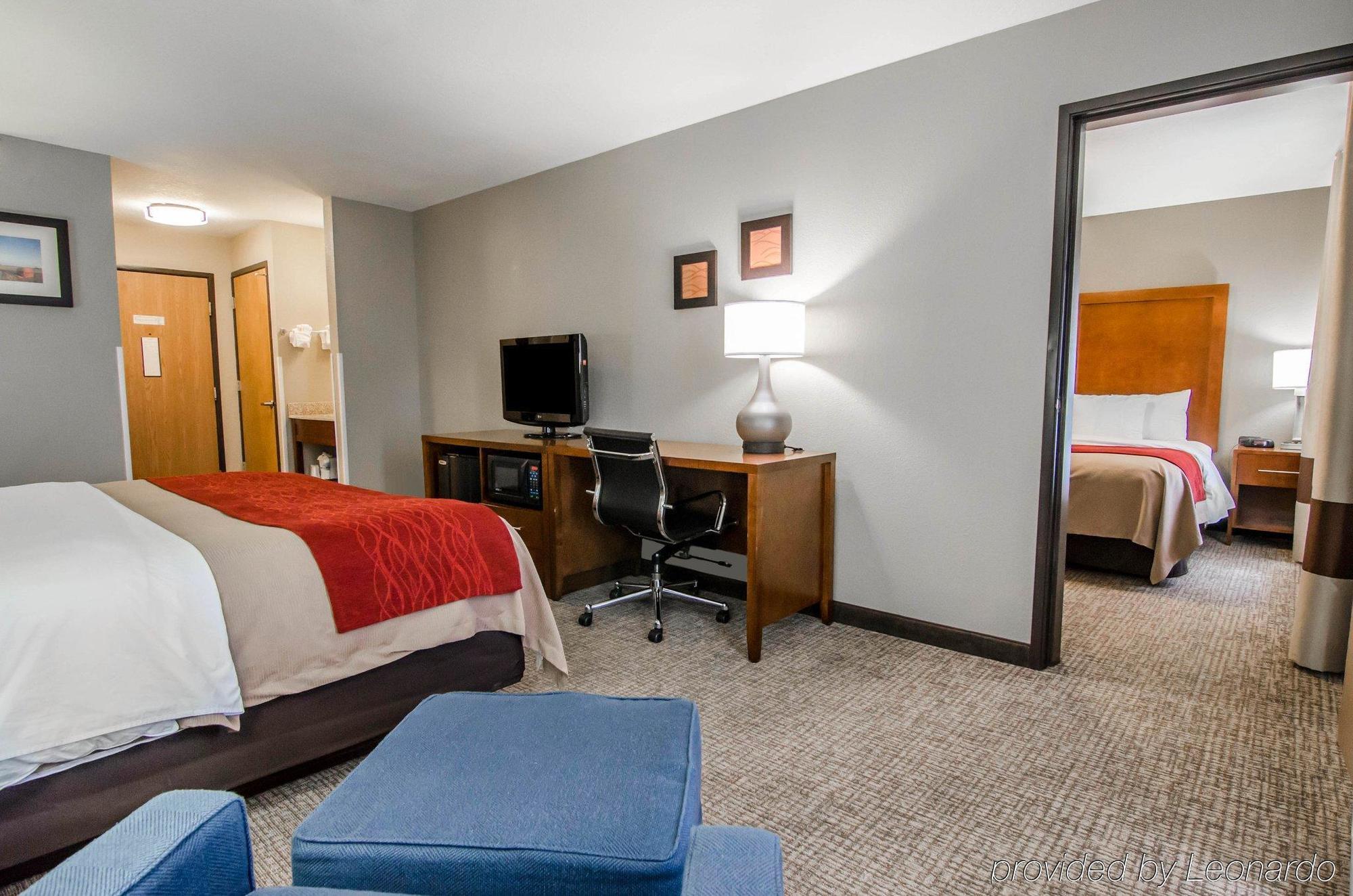 Comfort Inn & Suites Питсбърг Екстериор снимка