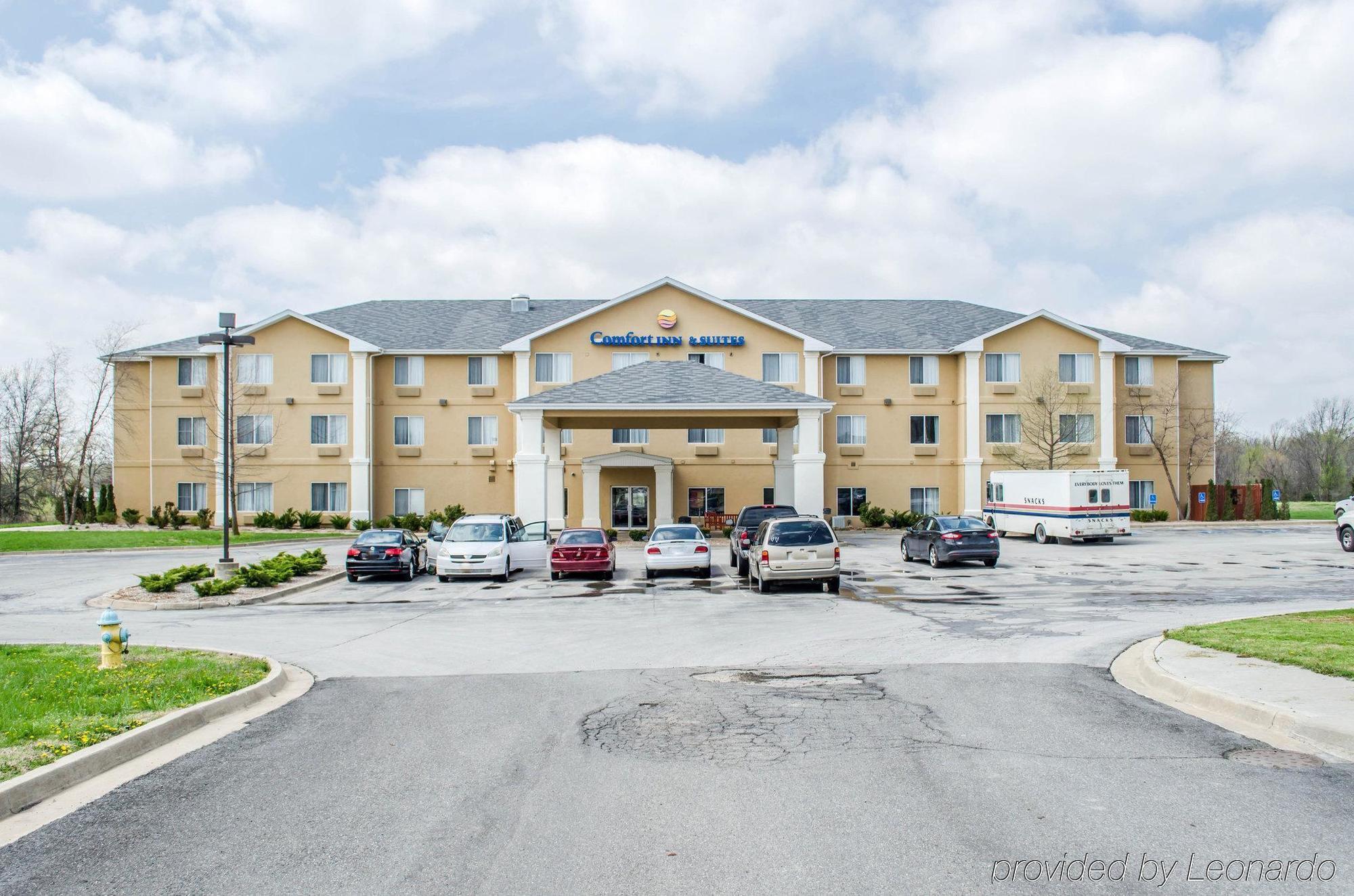 Comfort Inn & Suites Питсбърг Екстериор снимка