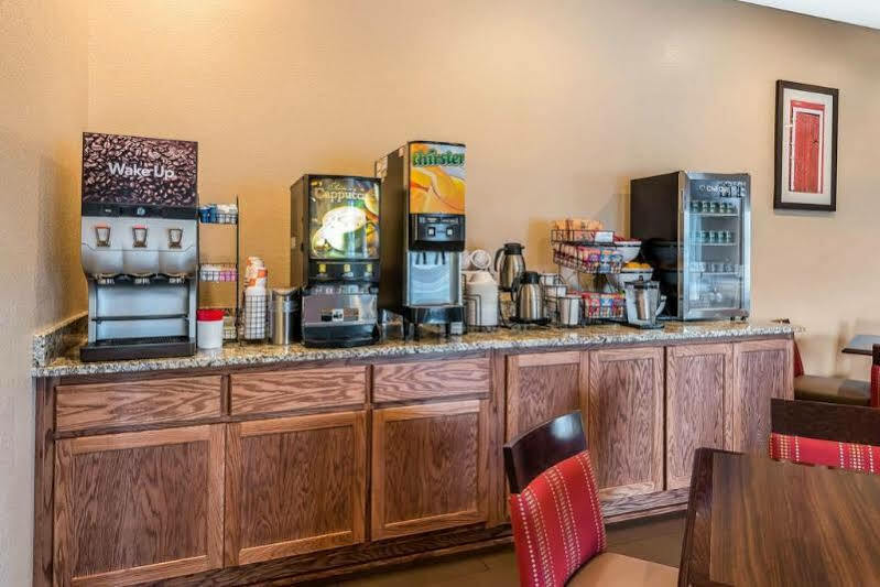 Comfort Inn & Suites Питсбърг Екстериор снимка