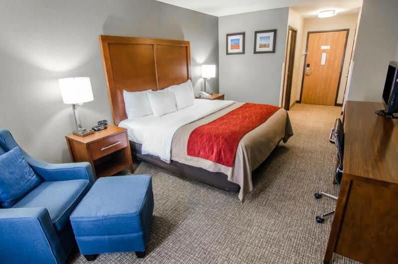 Comfort Inn & Suites Питсбърг Екстериор снимка